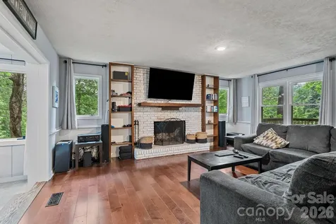 4 Beechwood Lakes Drive Hendersonville NC 28792