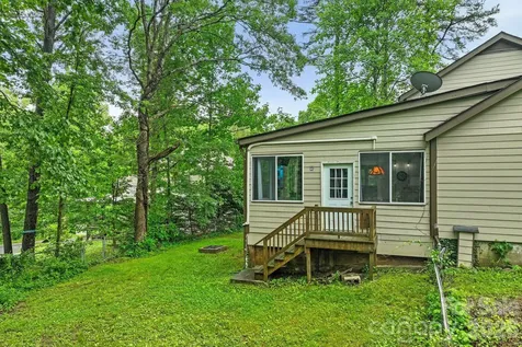 4 Beechwood Lakes Drive Hendersonville NC 28792