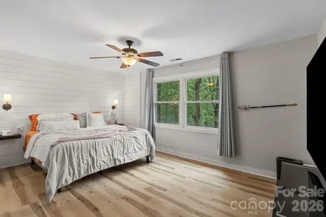 4 Beechwood Lakes Drive Hendersonville NC 28792