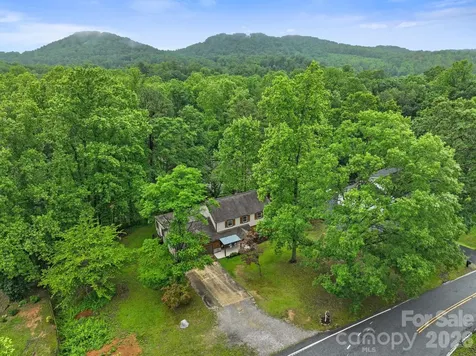 4 Beechwood Lakes Drive Hendersonville NC 28792