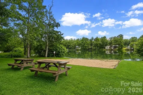 4 Beechwood Lakes Drive Hendersonville NC 28792