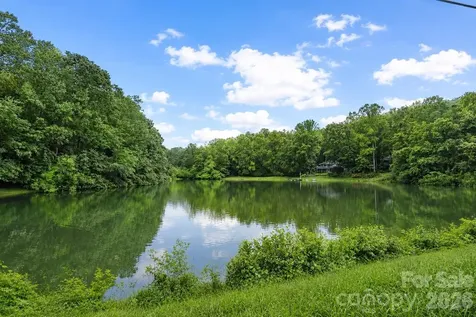 4 Beechwood Lakes Drive Hendersonville NC 28792