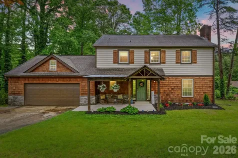 4 Beechwood Lakes Drive Hendersonville NC 28792