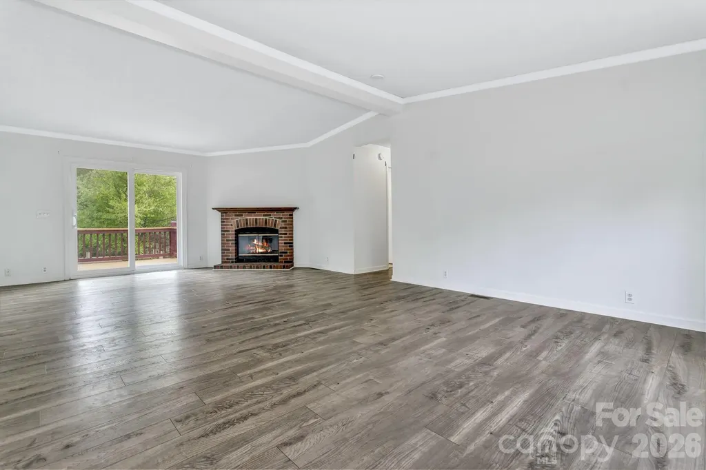 31 Trent Drive Leicester NC 28748