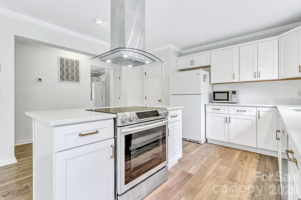 31 Trent Drive Leicester NC 28748