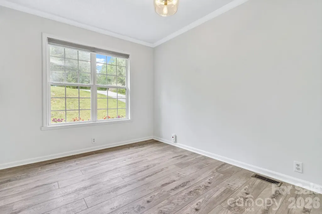 31 Trent Drive Leicester NC 28748