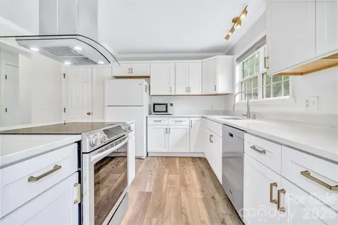 31 Trent Drive Leicester NC 28748