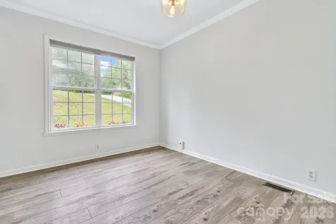 31 Trent Drive Leicester NC 28748