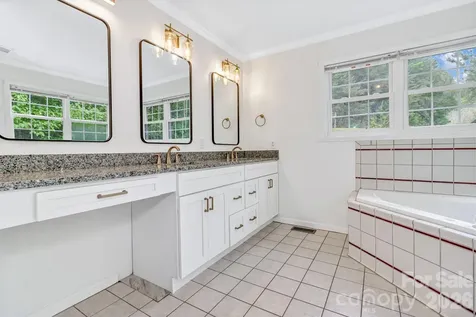 31 Trent Drive Leicester NC 28748