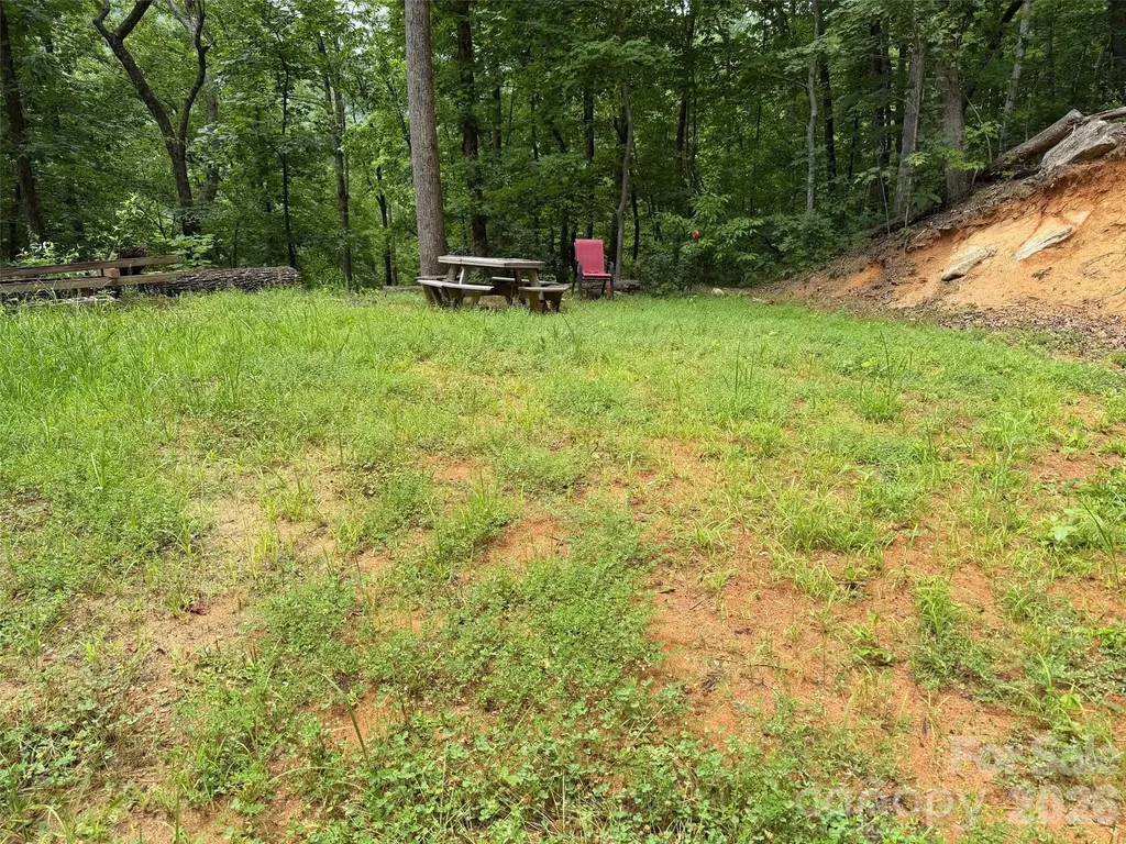 00 Charleston Harbor Drive Saluda NC 28773
