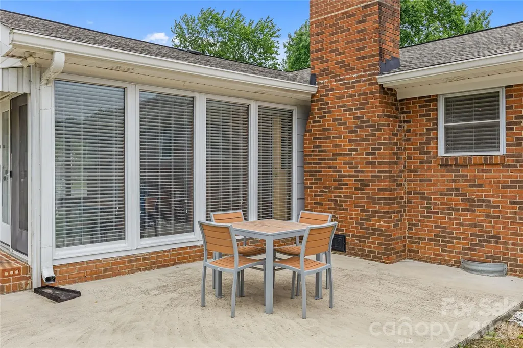 2430 Old Cedarwood Drive NW Concord NC 28027