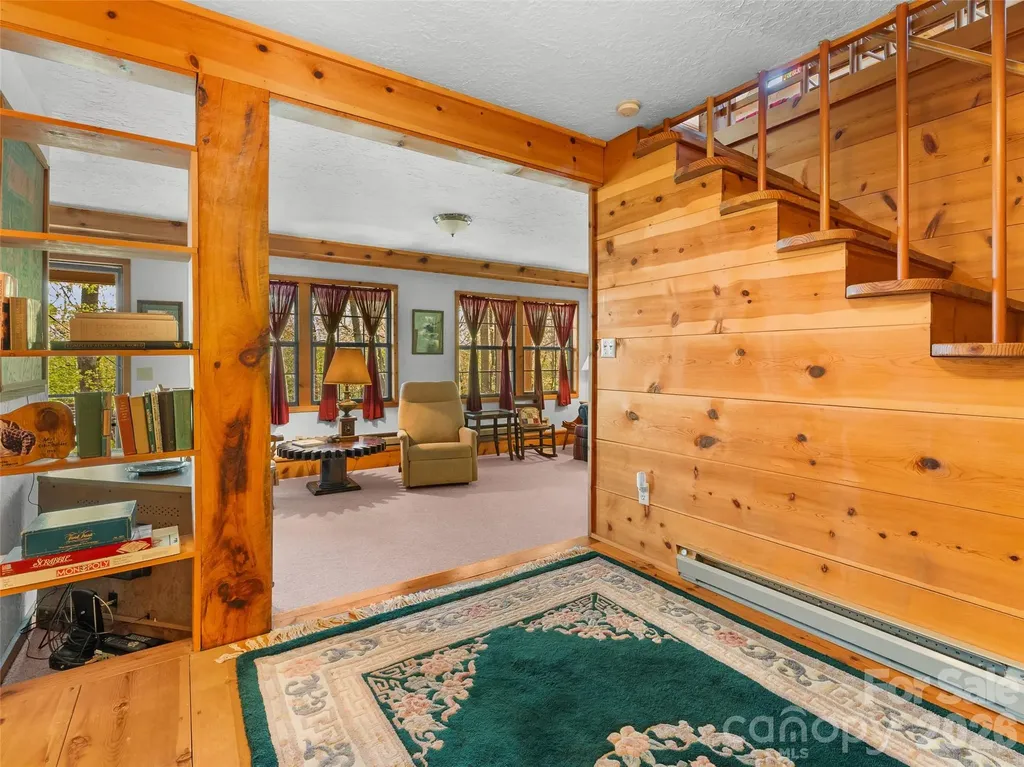 178 Tablerock Drive Saluda NC 28773