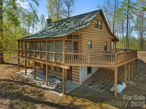 178 Tablerock Drive Saluda NC 28773