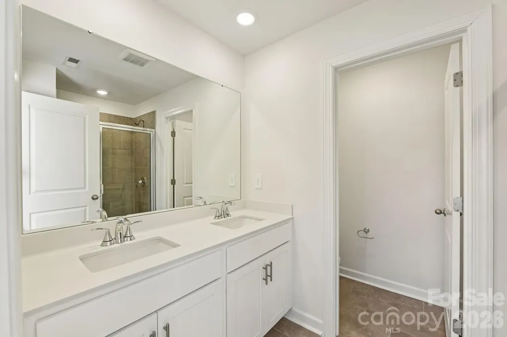 9036 Foggy Brook Loop Charlotte NC 28216
