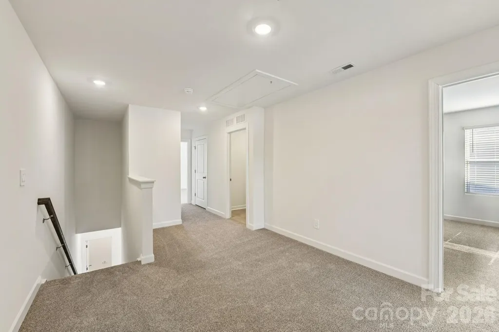 9036 Foggy Brook Loop Charlotte NC 28216