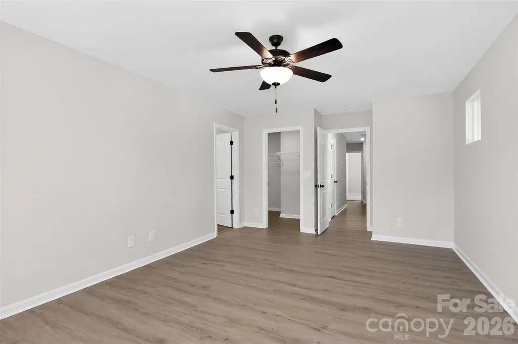 337 N Hoskins Road Charlotte NC 28216
