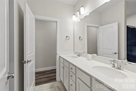 9306 Dufaux Drive Charlotte NC 28278