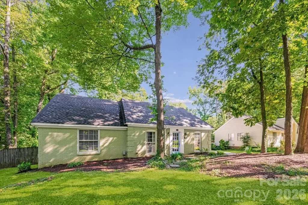 1005 Pinafore Drive Charlotte NC 28212