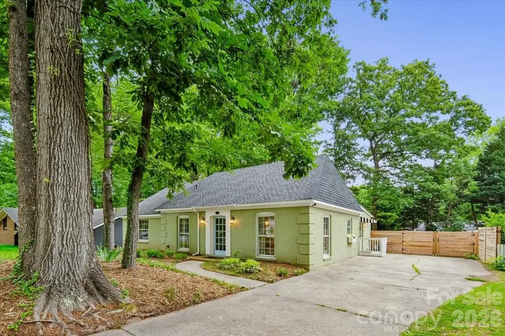 1005 Pinafore Drive Charlotte NC 28212