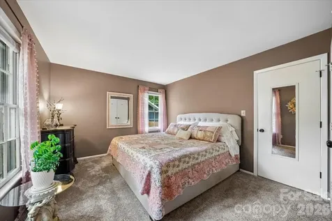 1005 Pinafore Drive Charlotte NC 28212