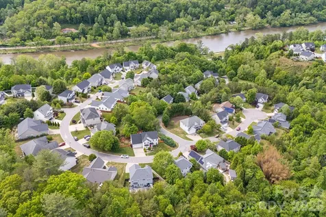 20 Stone River Drive Asheville NC 28804