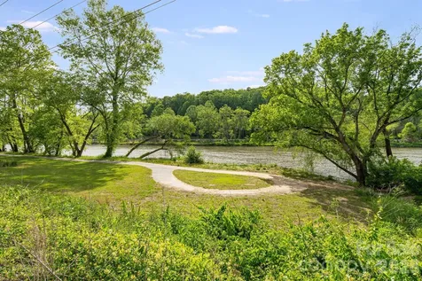 20 Stone River Drive Asheville NC 28804