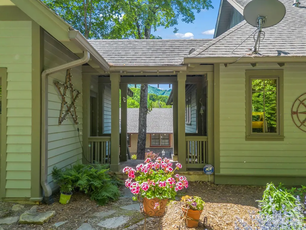 5 Longfellow Drive Black Mountain NC 28711