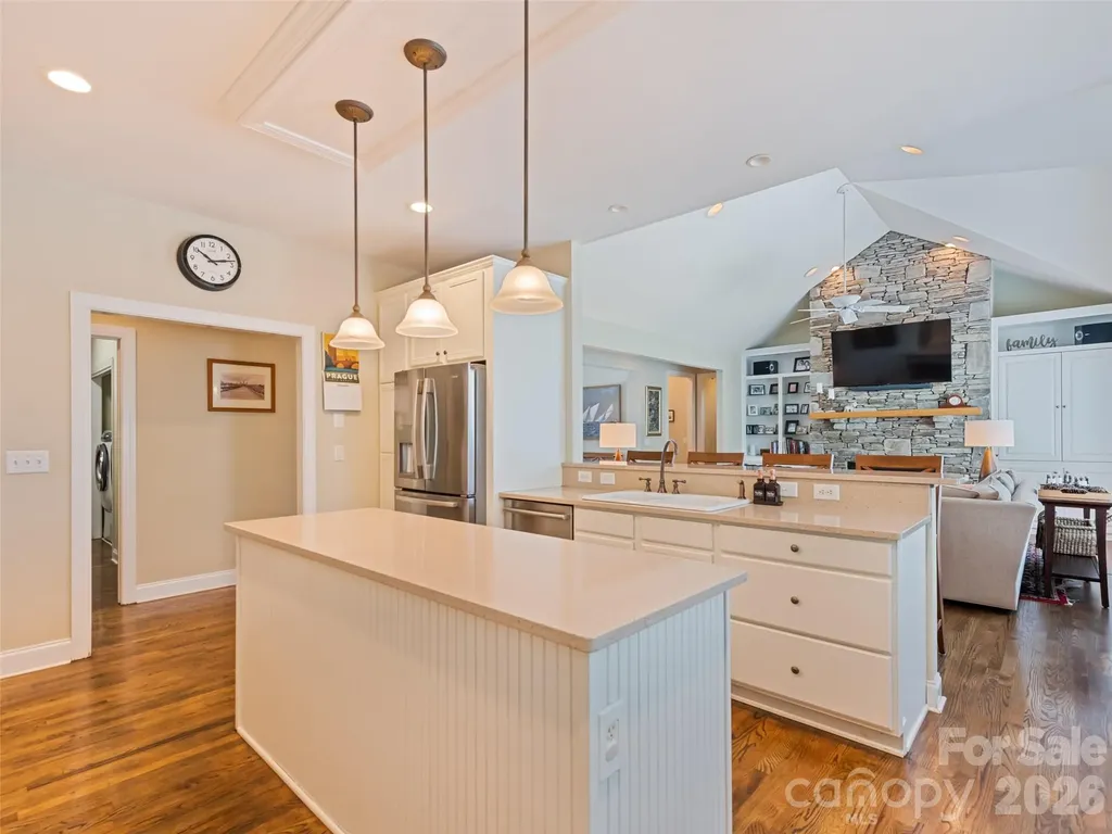 5 Split Creek Court Mills River NC 28759