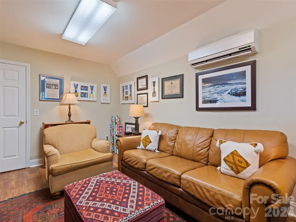 5 Split Creek Court Mills River NC 28759