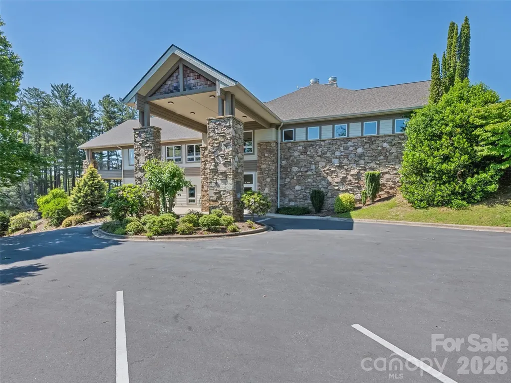 5 Split Creek Court Mills River NC 28759