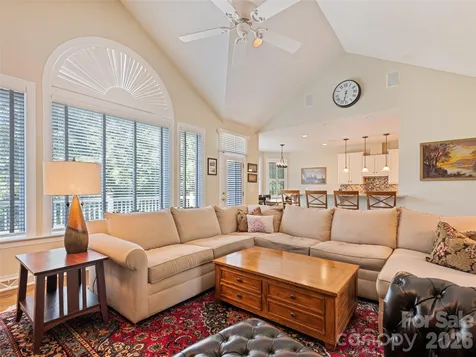 5 Split Creek Court Mills River NC 28759