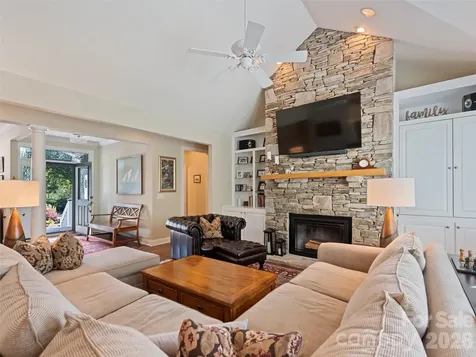5 Split Creek Court Mills River NC 28759