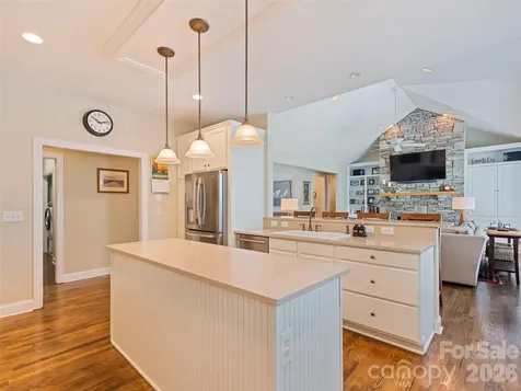 5 Split Creek Court Mills River NC 28759