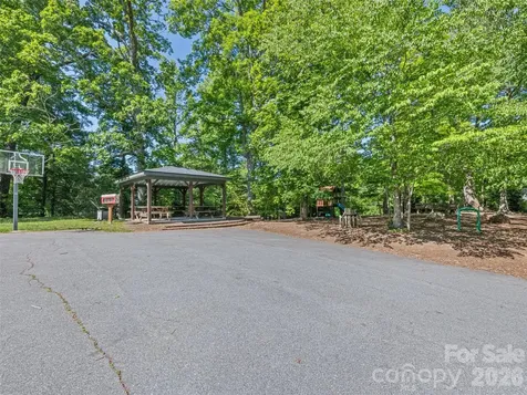 5 Split Creek Court Mills River NC 28759