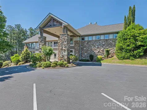 5 Split Creek Court Mills River NC 28759