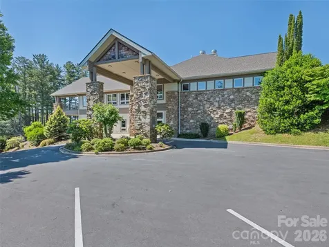 5 Split Creek Court Mills River NC 28759
