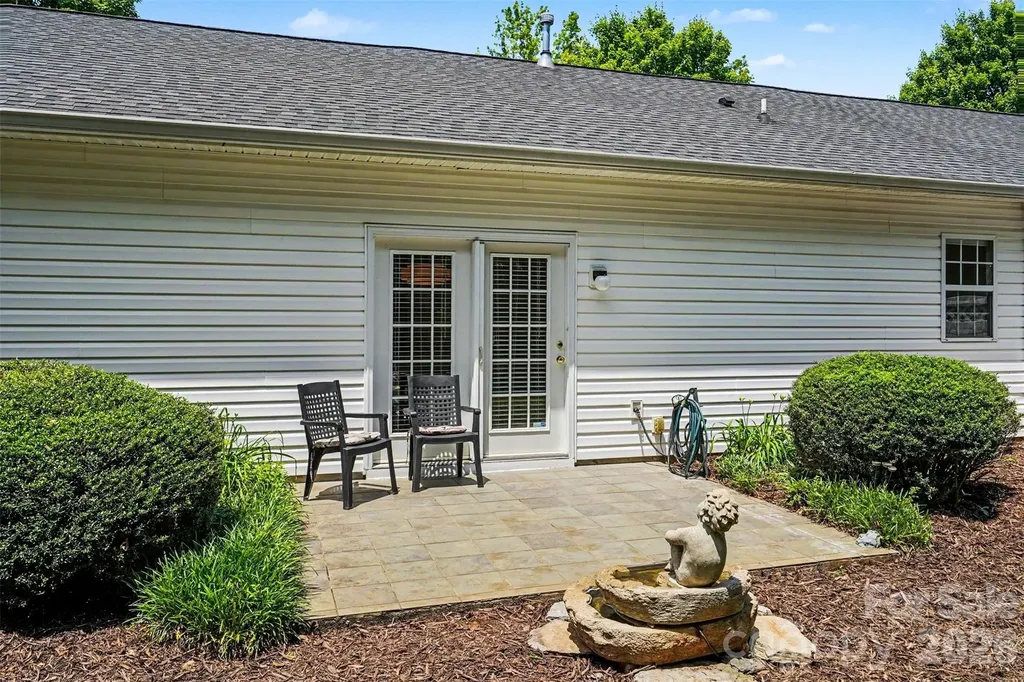 9330 Duckhorn Drive Charlotte NC 28277