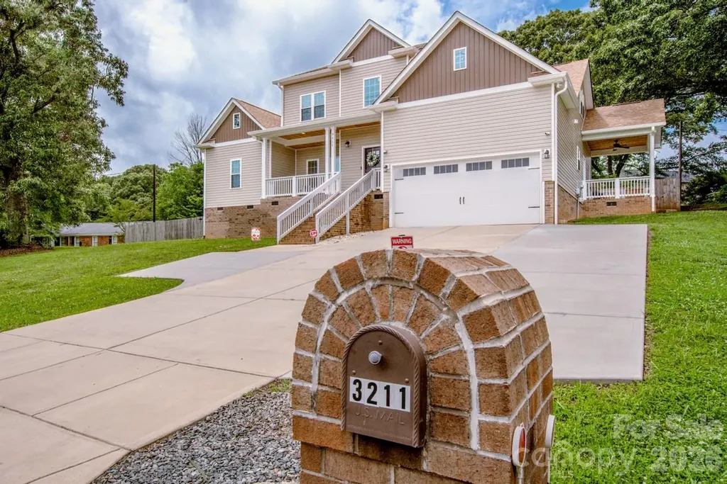 3211 Oakdale Road Charlotte NC 28216