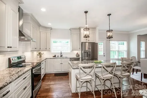 3211 Oakdale Road Charlotte NC 28216