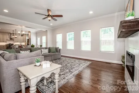 3211 Oakdale Road Charlotte NC 28216