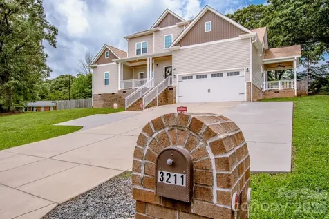 3211 Oakdale Road Charlotte NC 28216