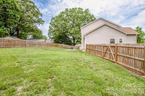 3211 Oakdale Road Charlotte NC 28216