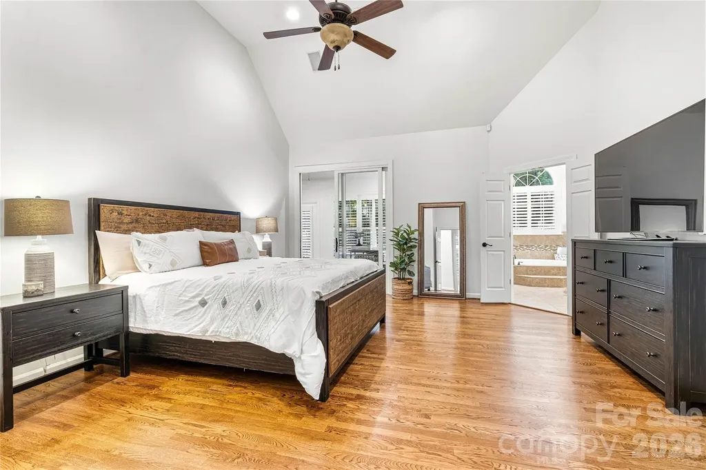 5028 Foxbriar Trail Charlotte NC 28269