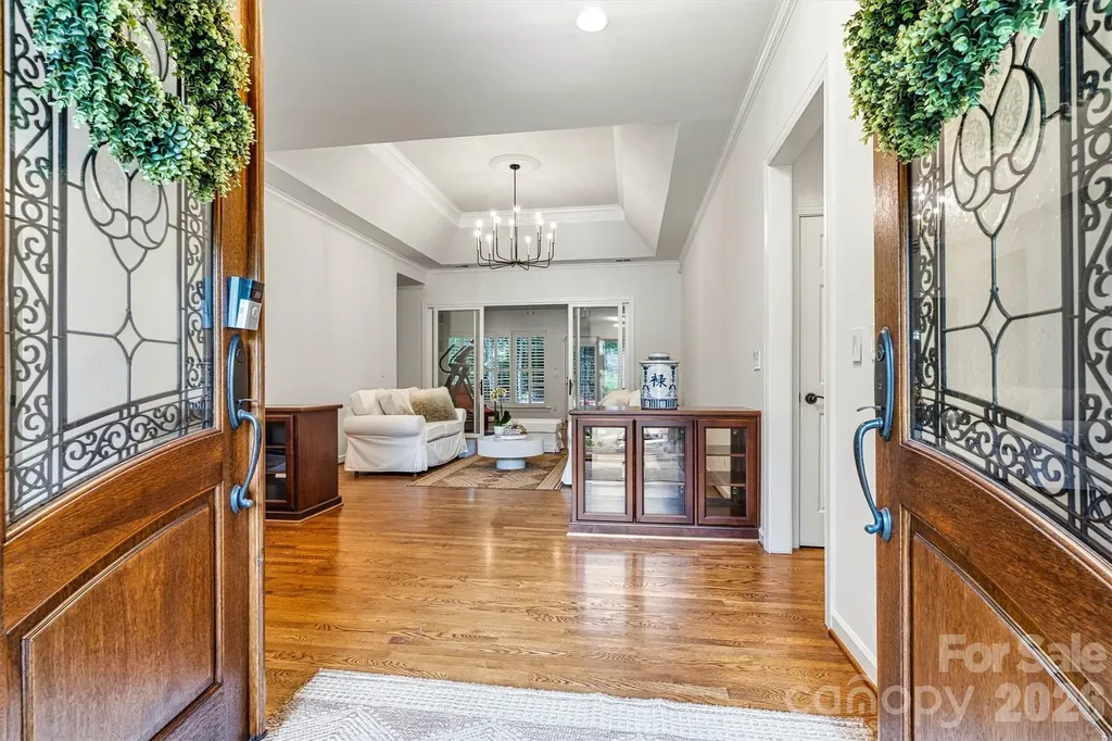5028 Foxbriar Trail Charlotte NC 28269
