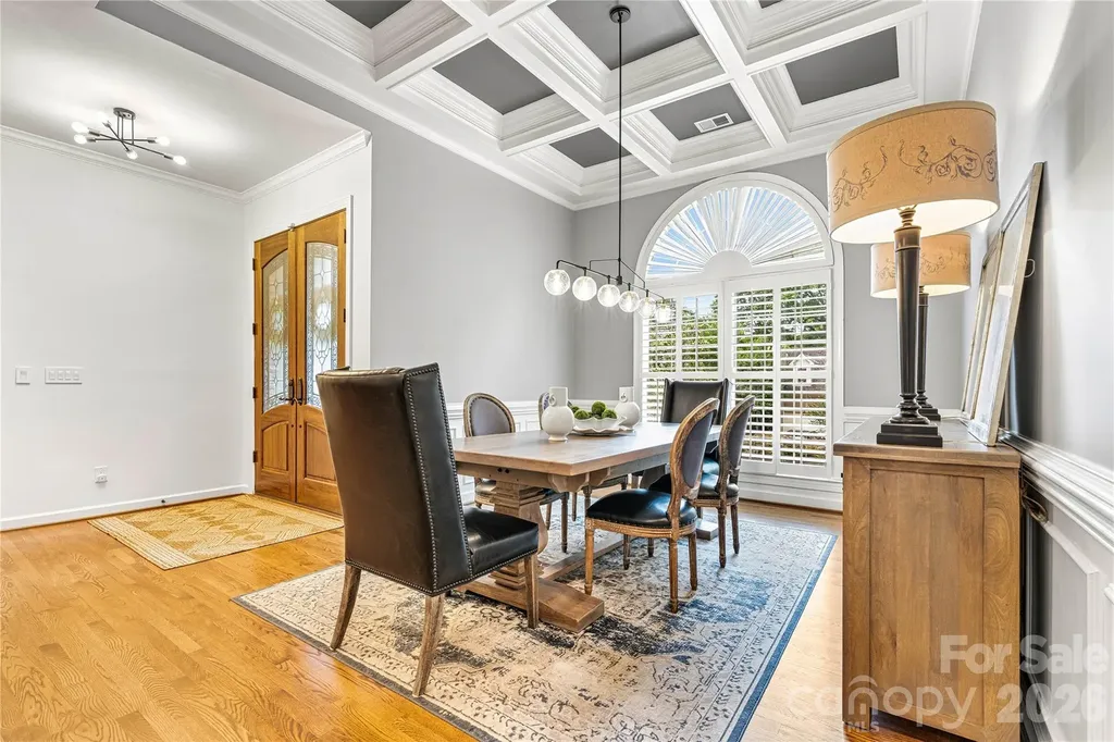 5028 Foxbriar Trail Charlotte NC 28269