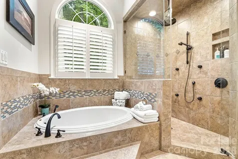 5028 Foxbriar Trail Charlotte NC 28269