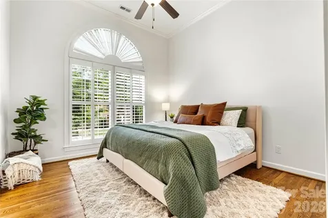 5028 Foxbriar Trail Charlotte NC 28269