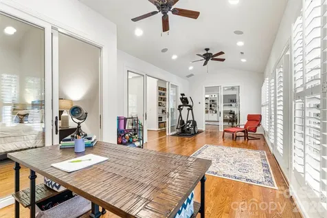 5028 Foxbriar Trail Charlotte NC 28269