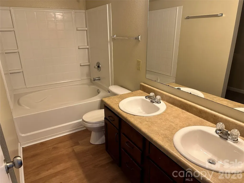 3042 Meadow Knoll Drive Charlotte NC 28269