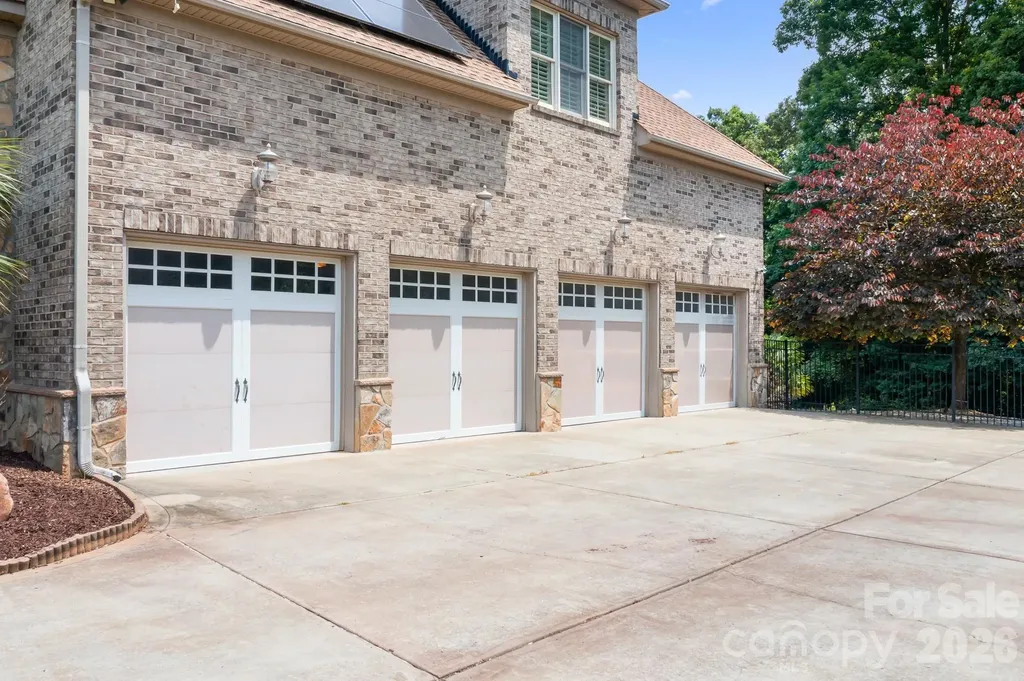 2215 Whiskery Drive Waxhaw NC 28173